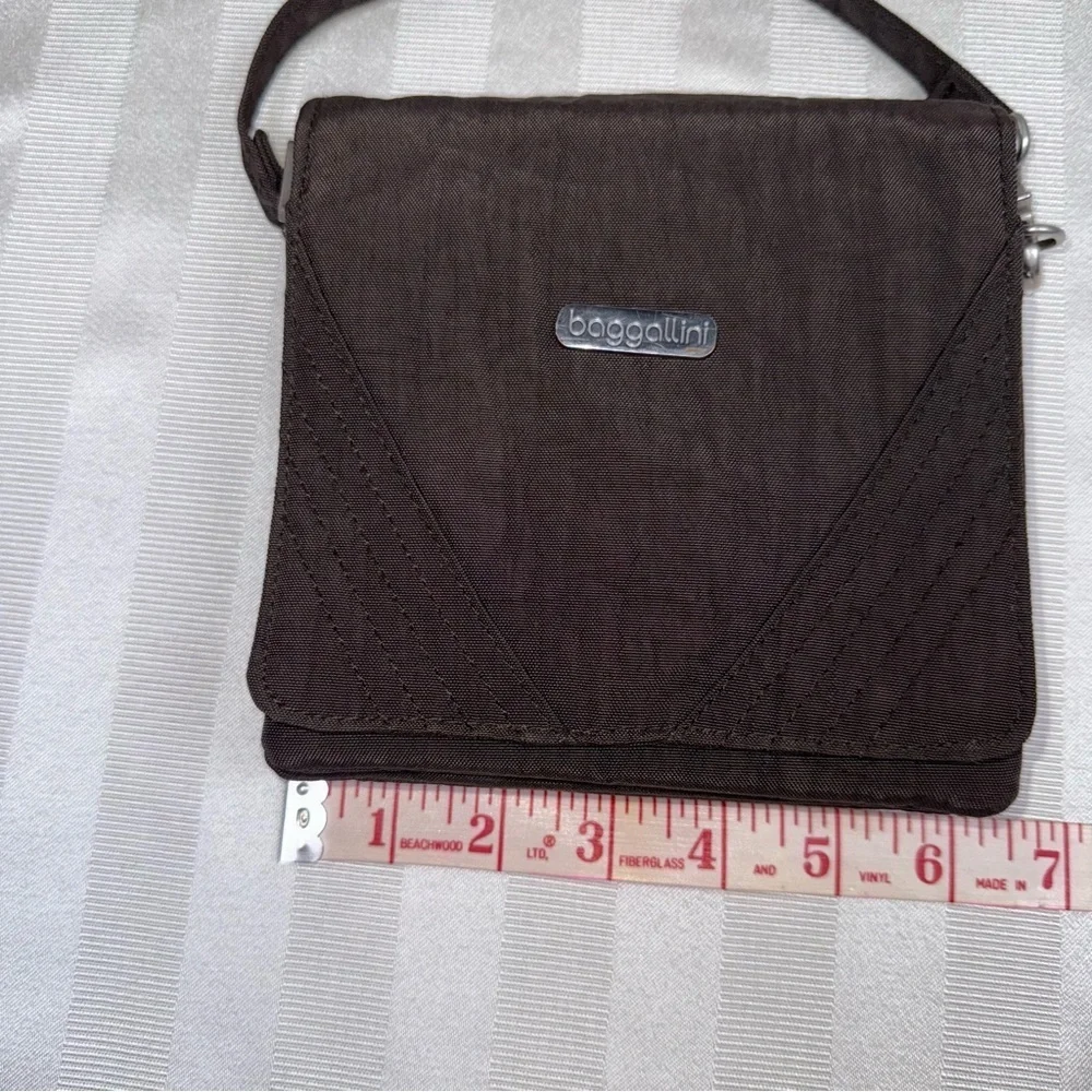 Baggalini Divide Brown Small Crossbody Purse Flap Magnetic Closure